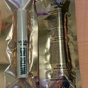 2 WHATS UP BEAUTY Watch Me! Volumizing and Lengthening Mascara